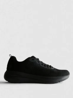 Sneaker mit Schnürsenkeln und Strickoptik