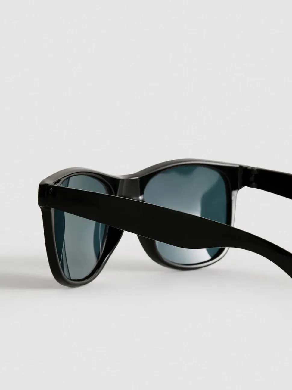Sonnenbrille mit rechteckigen Gläsern