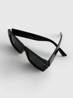 Sonnenbrille mit schmalen, rechteckigen Gläsern