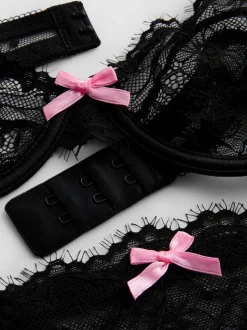 Spitzen-Dessous-Set mit Bügel