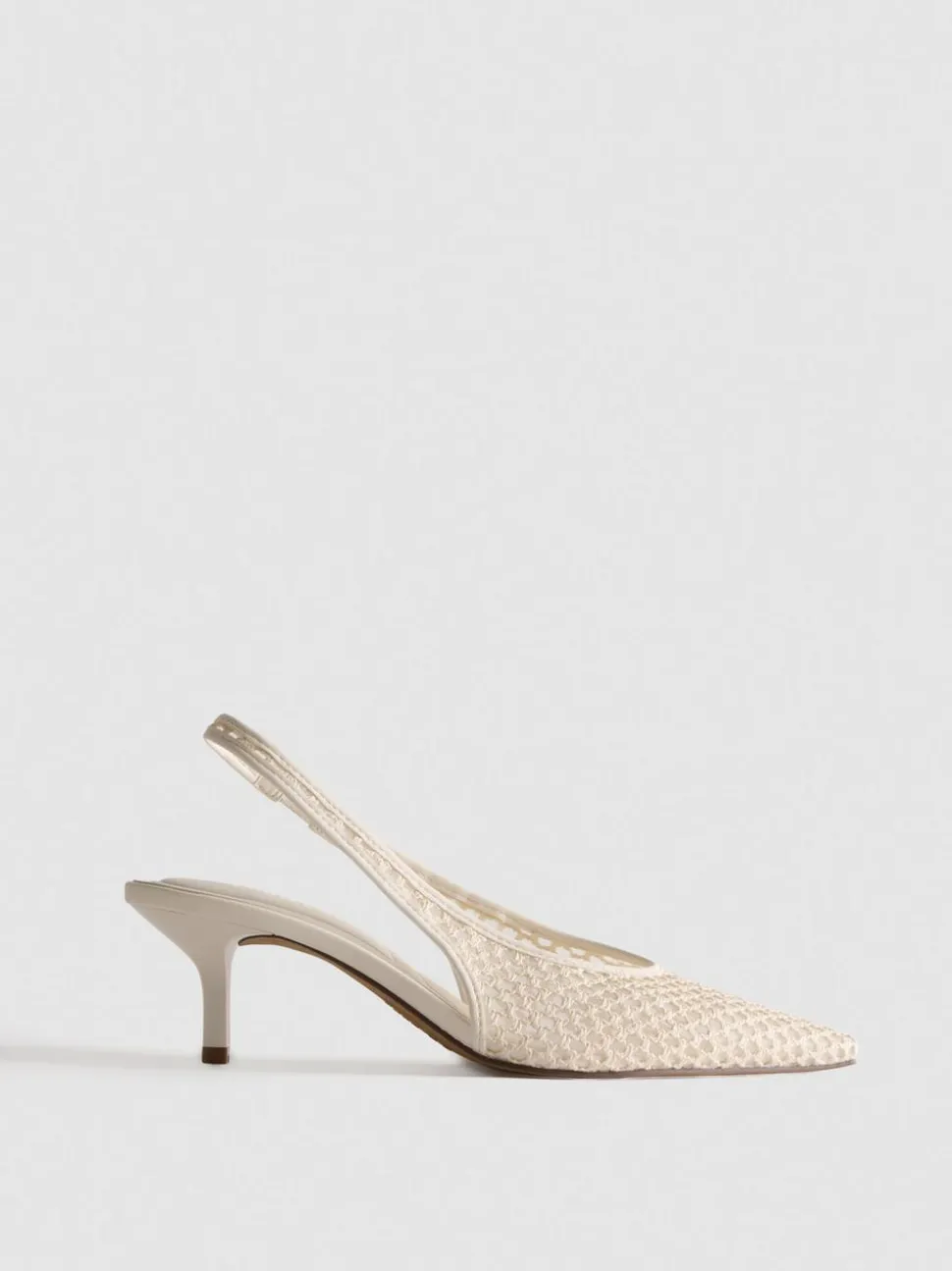 Spitze Pumps aus gewebtem Netzstoff