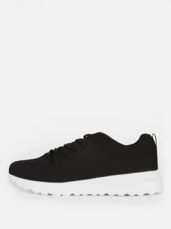 Sportliche Sneaker mit Schnürsenkeln