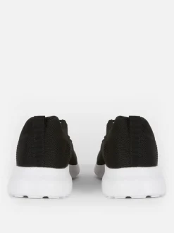 Sportliche Sneaker mit Schnürsenkeln
