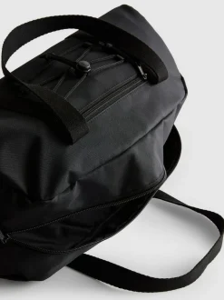 Sporttasche mit Taschendetail