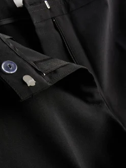 Stretchhose mit mittlerer Leibhöhe und Bügelfalten