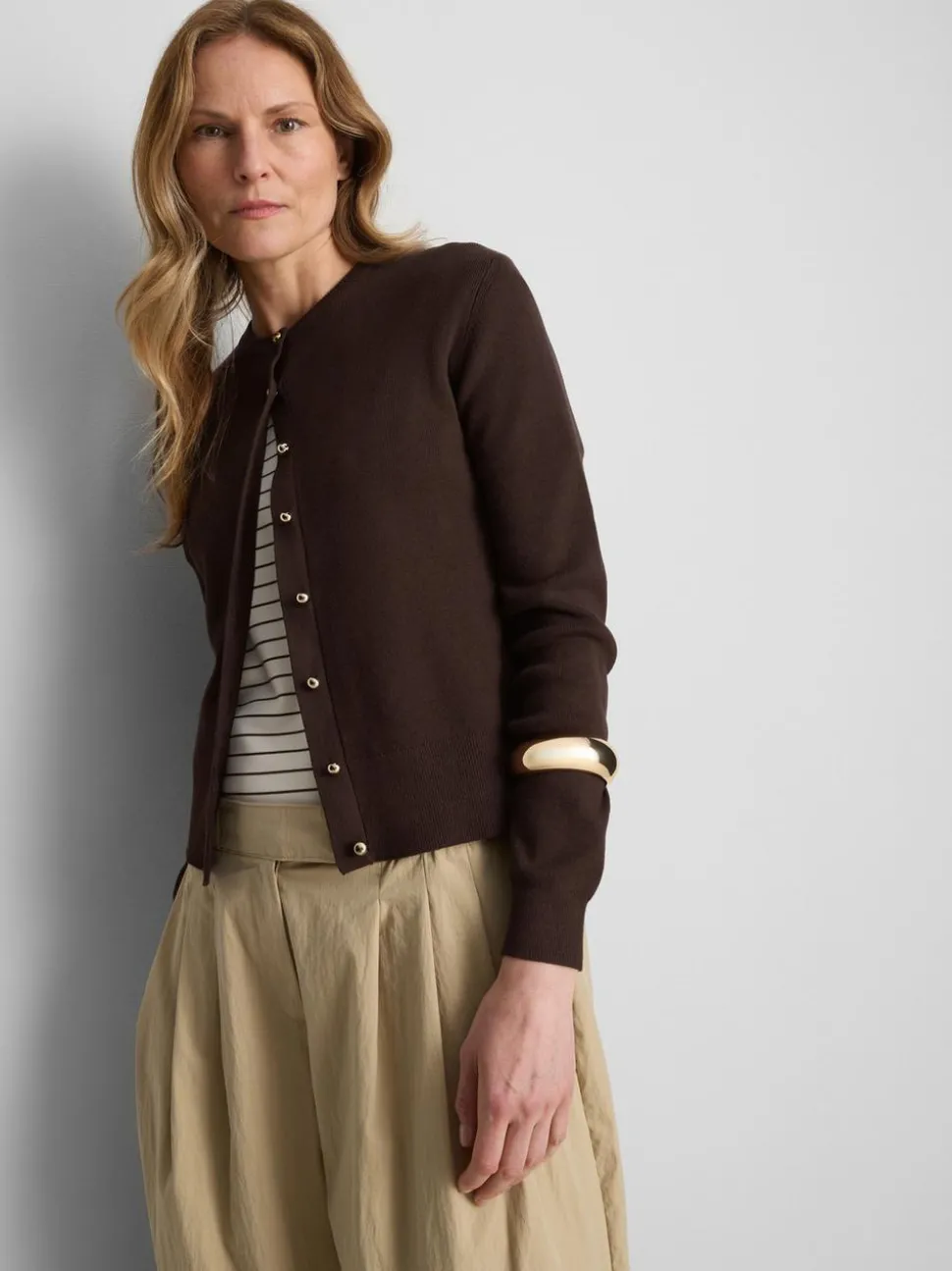 Strickjacke mit Metallic-Knöpfen
