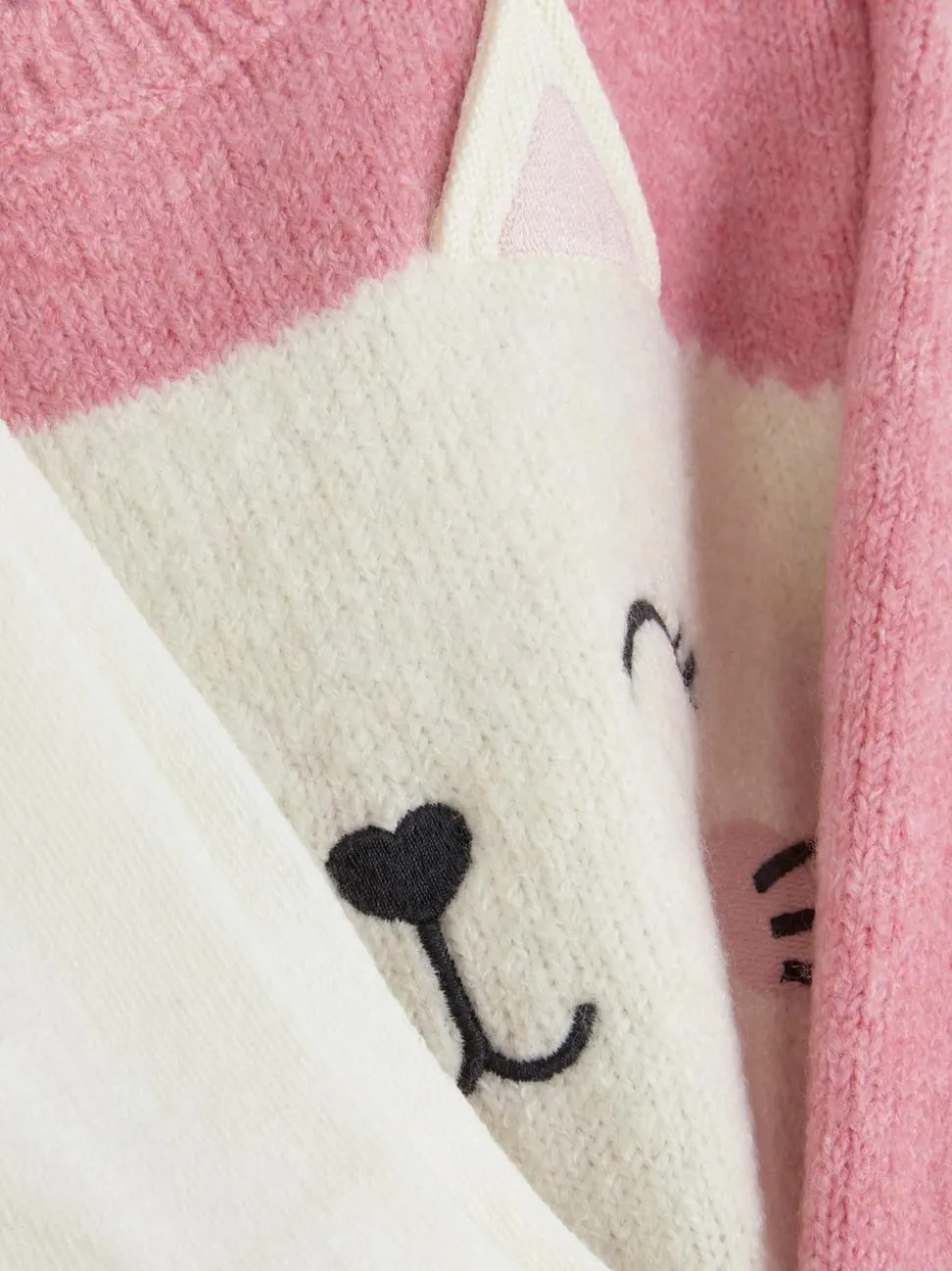 Strickkleid mit Katzenmotiv und Socken