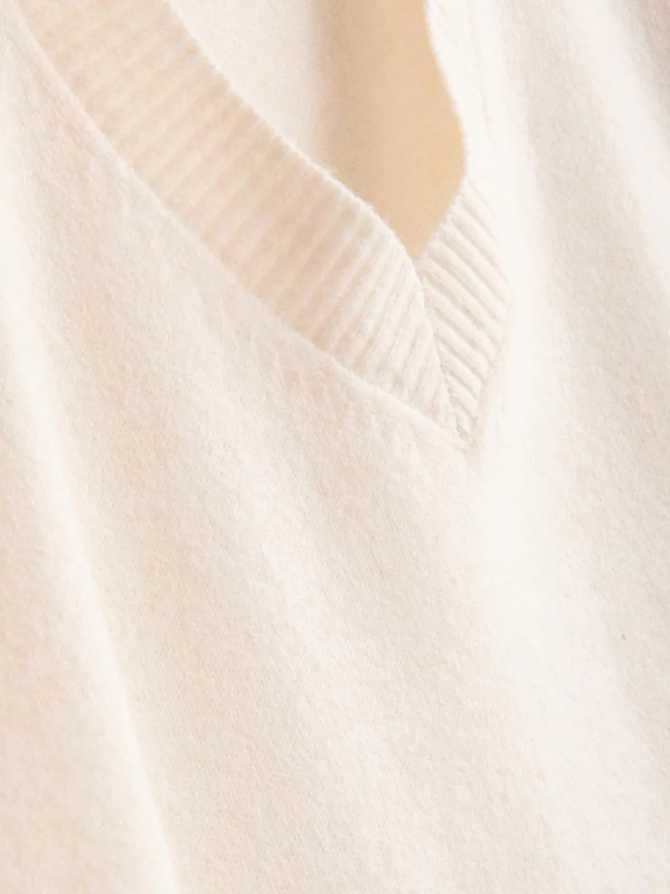 Strickpullover mit V-Ausschnitt