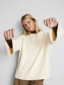 Strickpullover mit weiten Ärmeln