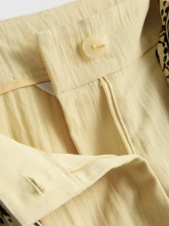 Strukturierte Bermudashorts mit Gürtel