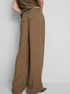 Strukturierte Hose mit weitem Bein