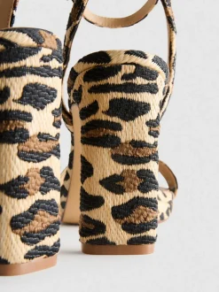 Strukturierte Plateau-Heels mit Leopardenmuster