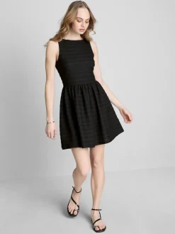 Strukturiertes Minikleid in Knitteroptik