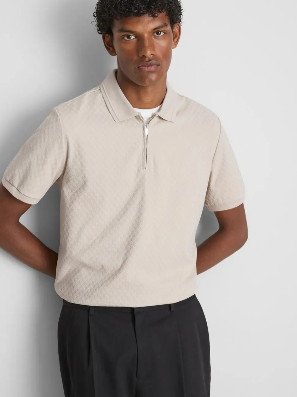 Strukturiertes „The Edit“ Poloshirt mit Reißverschluss