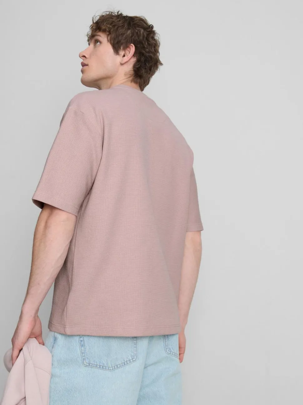 Strukturiertes T-Shirt mit geradem Schnitt