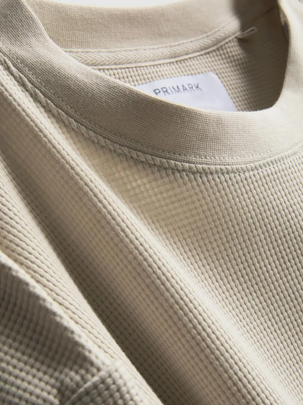 Strukturiertes T-Shirt mit geradem Schnitt