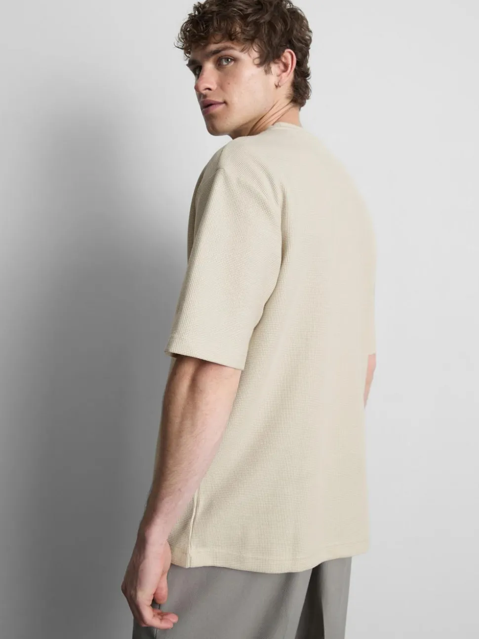 Strukturiertes T-Shirt mit geradem Schnitt