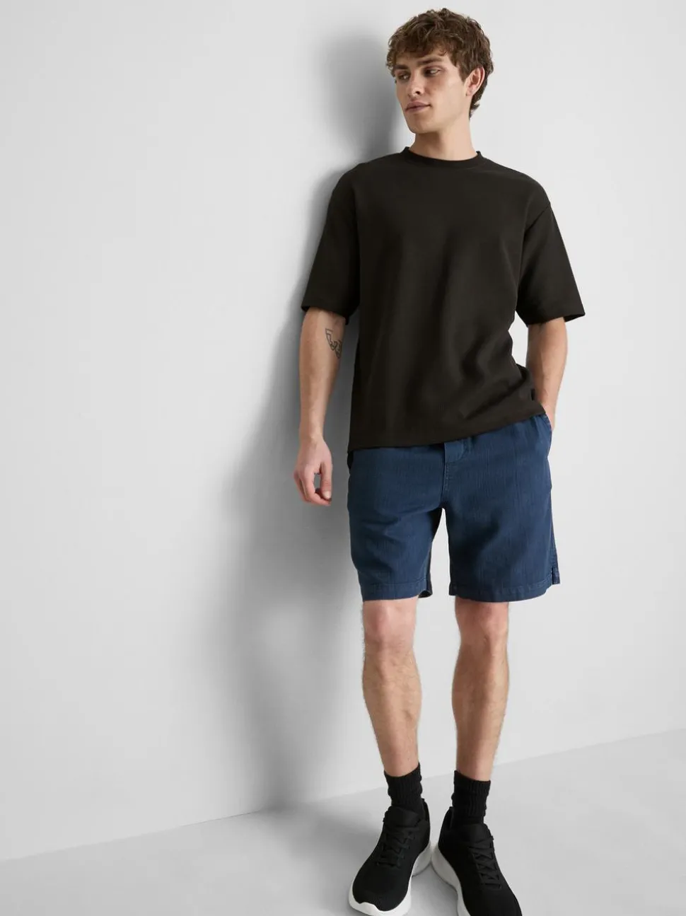 Strukturiertes T-Shirt mit geradem Schnitt