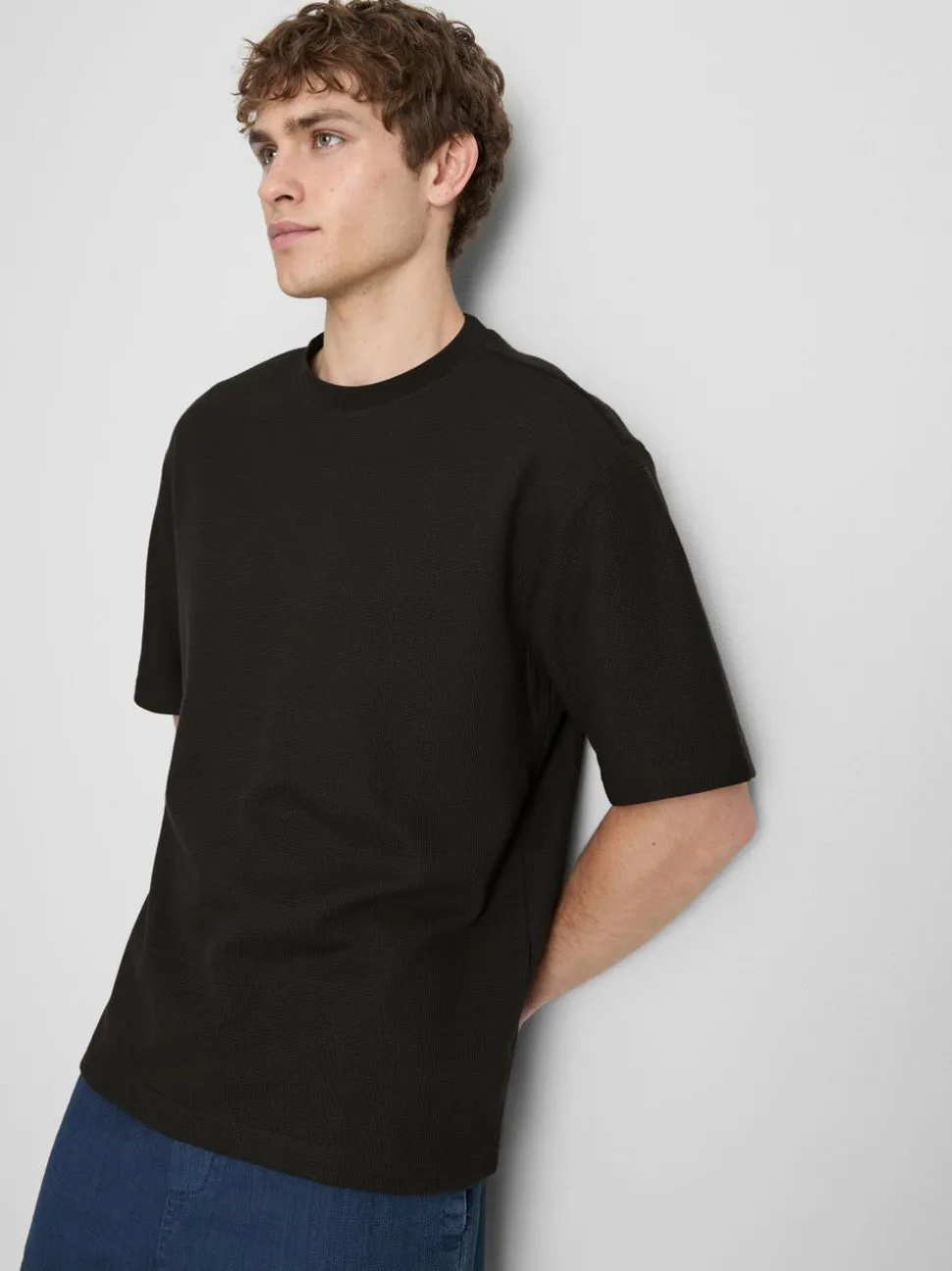 Strukturiertes T-Shirt mit geradem Schnitt
