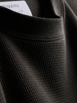 Strukturiertes T-Shirt mit geradem Schnitt