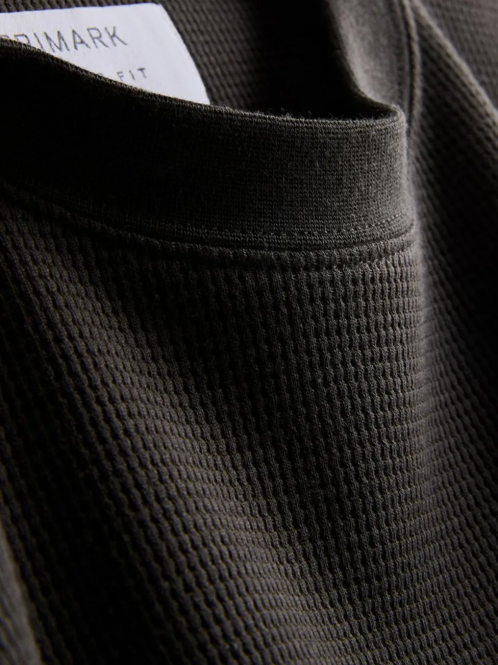 Strukturiertes T-Shirt mit geradem Schnitt