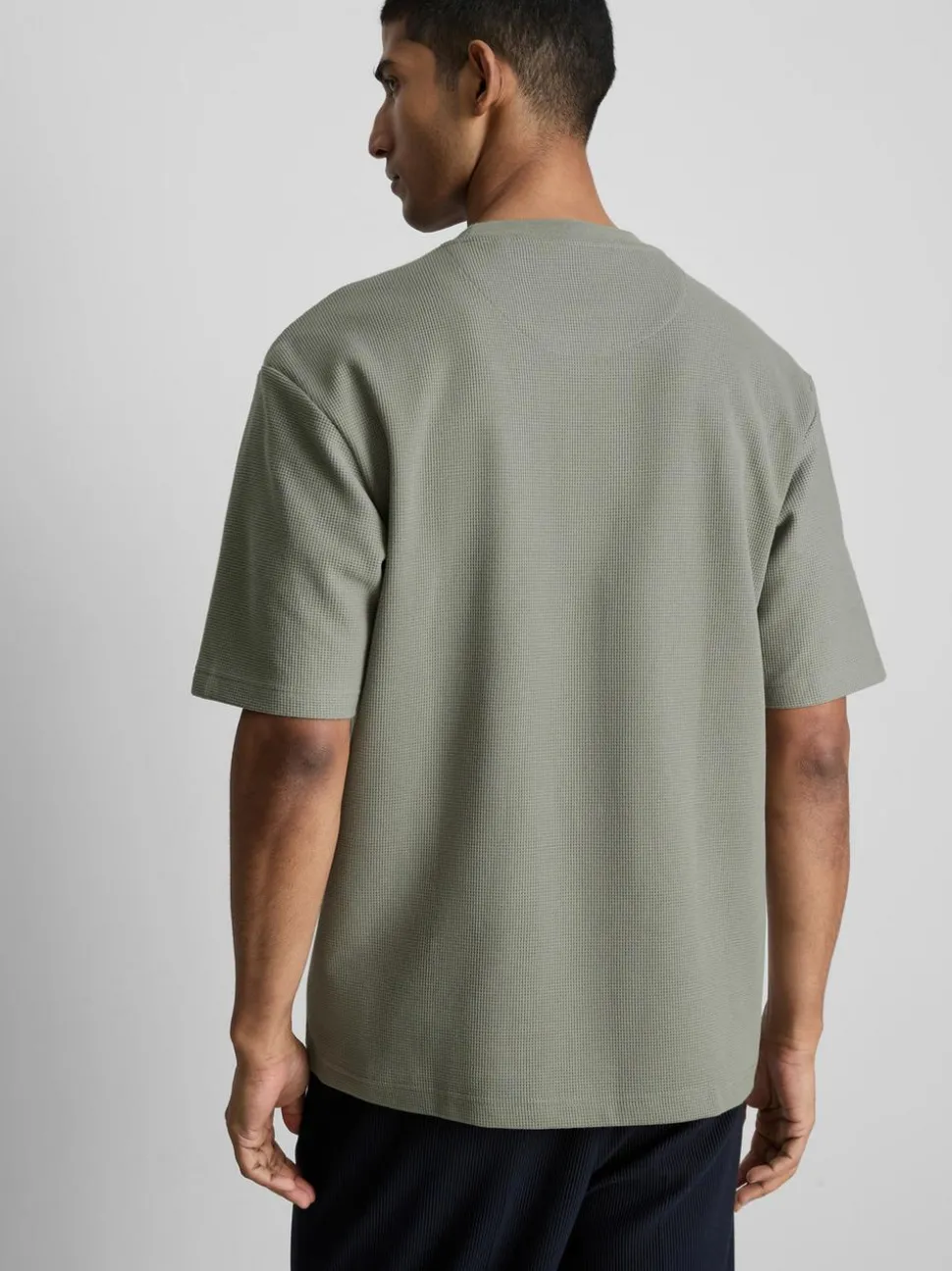Strukturiertes T-Shirt mit geradem Schnitt
