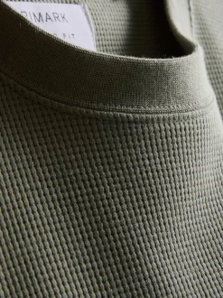 Strukturiertes T-Shirt mit geradem Schnitt