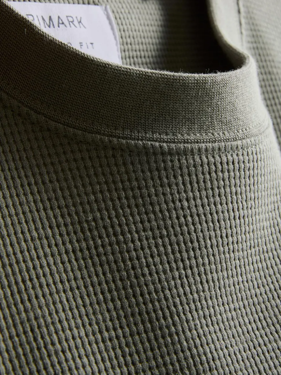Strukturiertes T-Shirt mit geradem Schnitt
