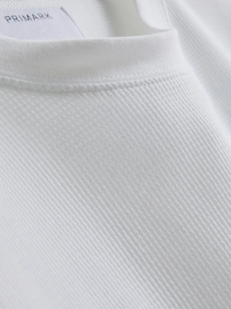 Strukturiertes T-Shirt mit geradem Schnitt