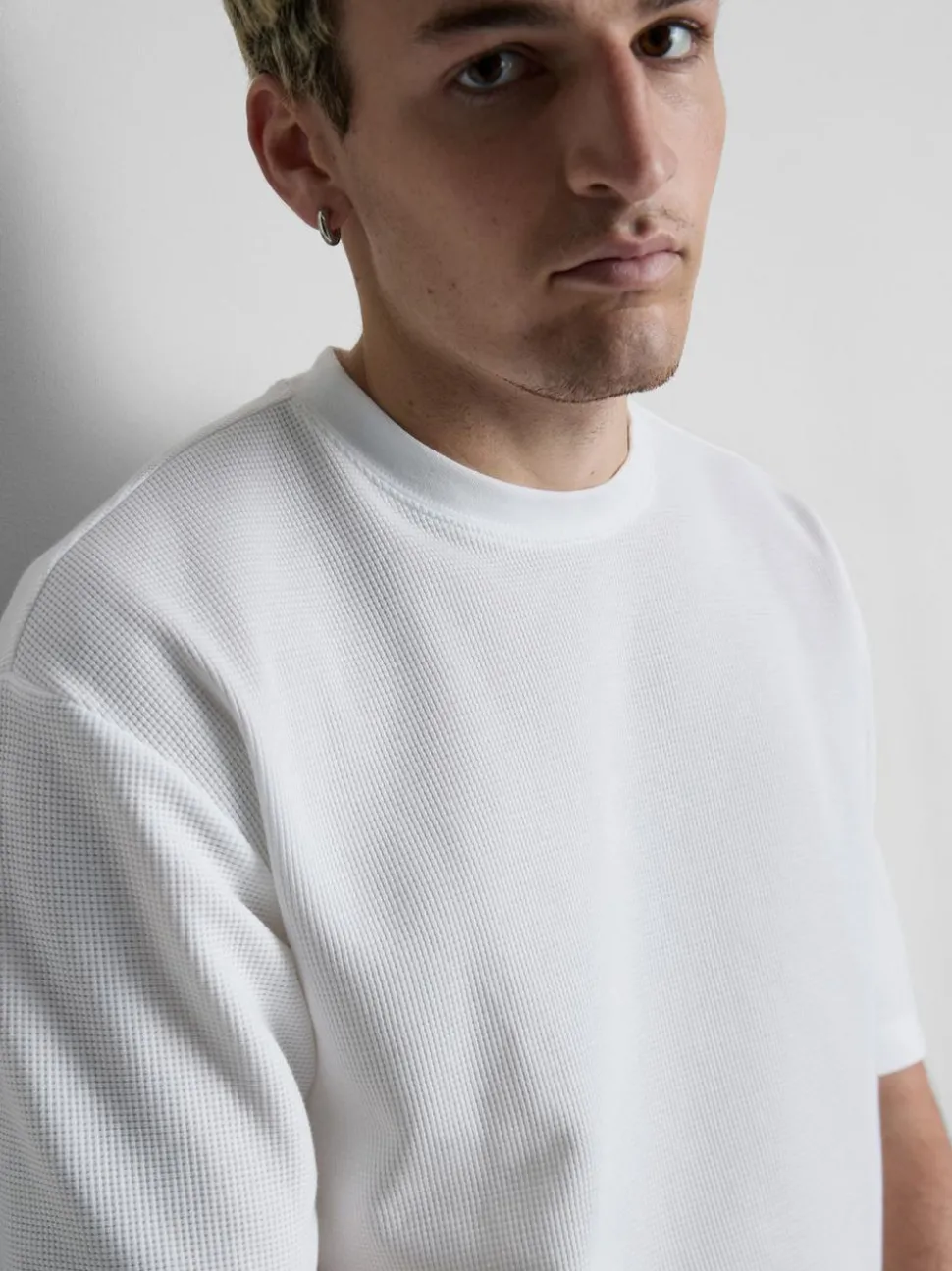 Strukturiertes T-Shirt mit geradem Schnitt