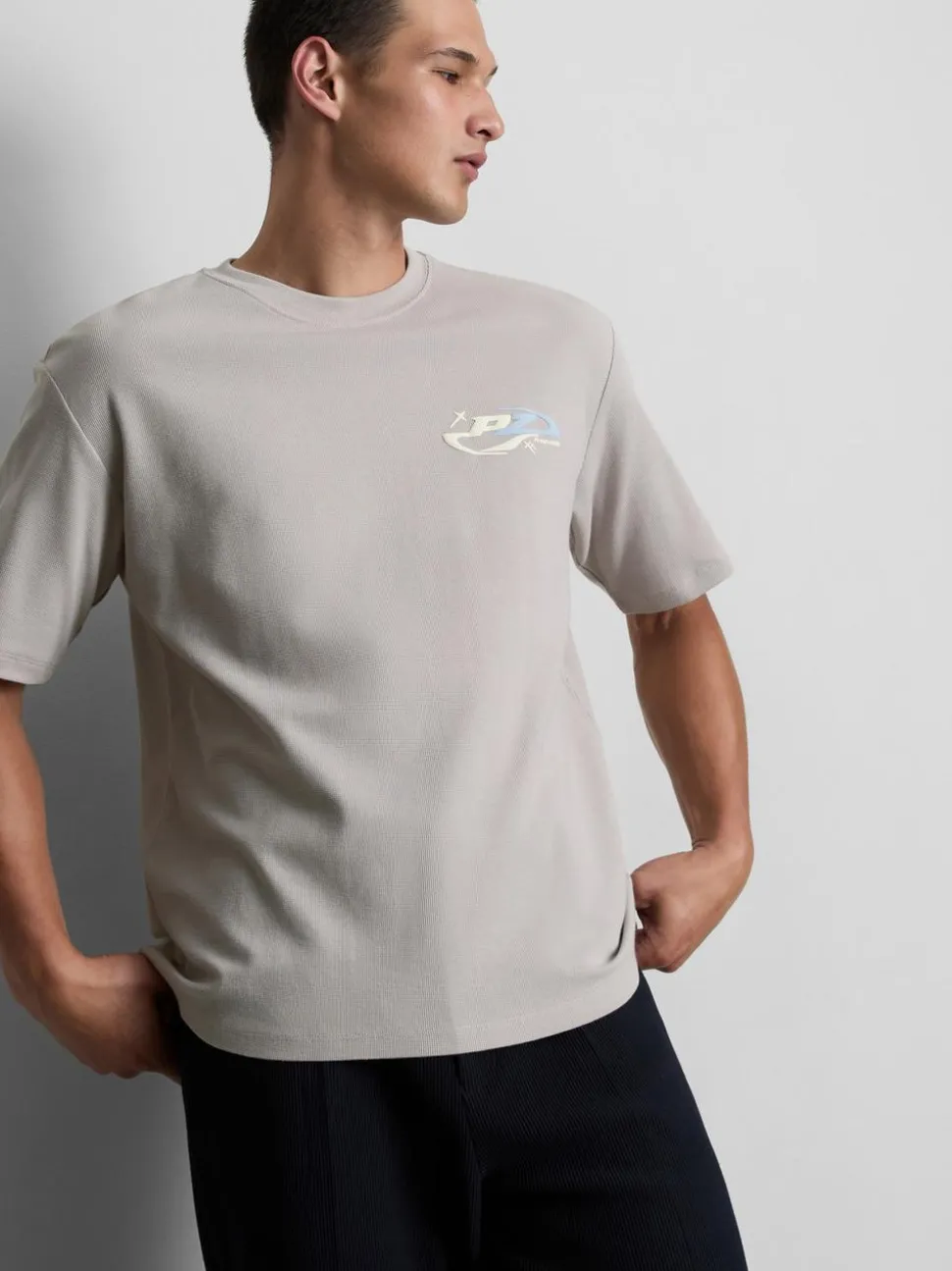 Strukturiertes T-Shirt mit Logo-Grafik