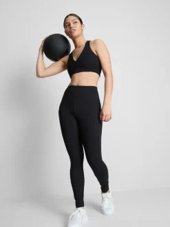 Stützendes, bauchfreies Sport-Top mit V-Ausschnitt