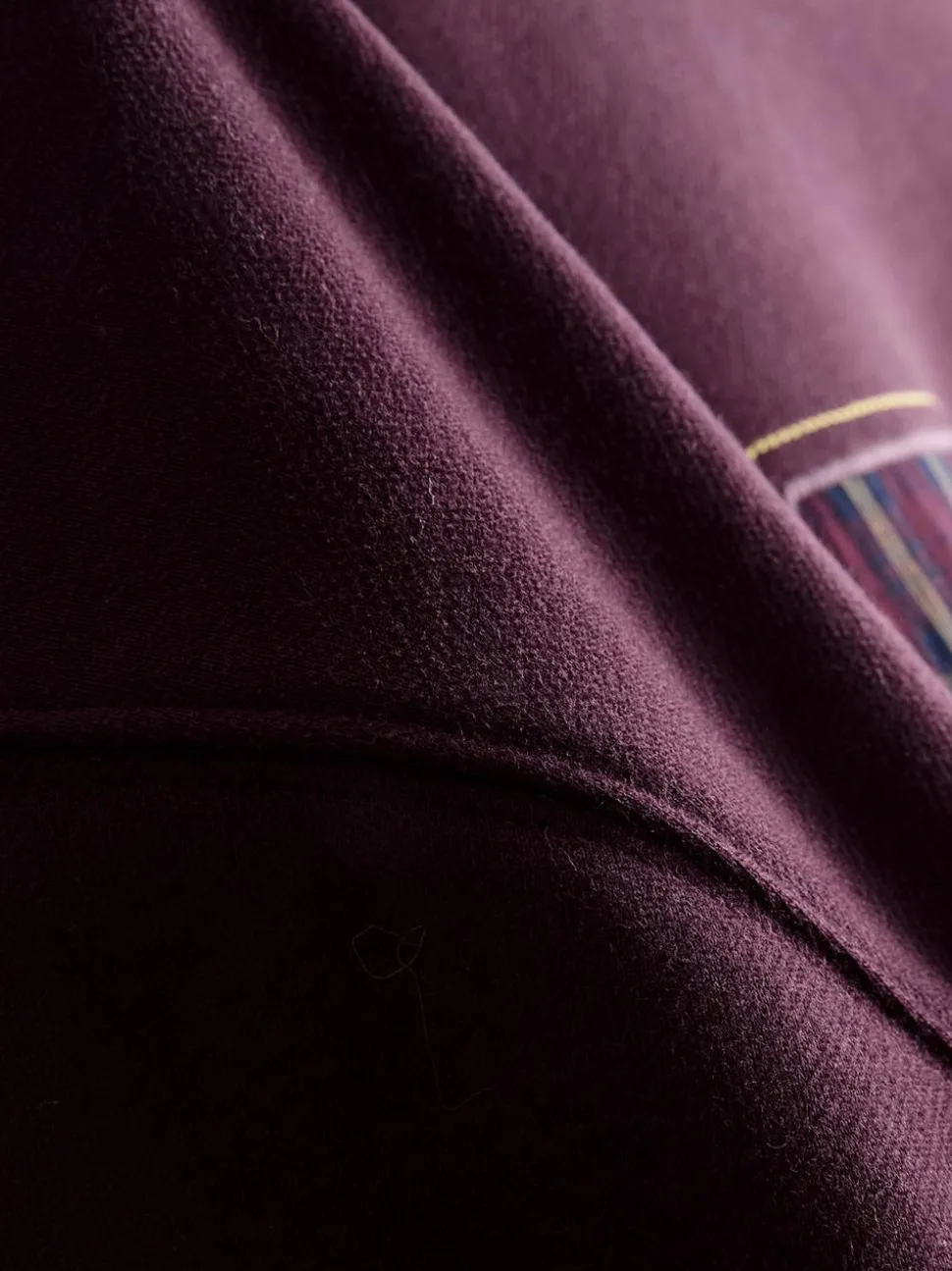 Sweatshirt aus Baumwollmischung mit karierter 83-Stickerei