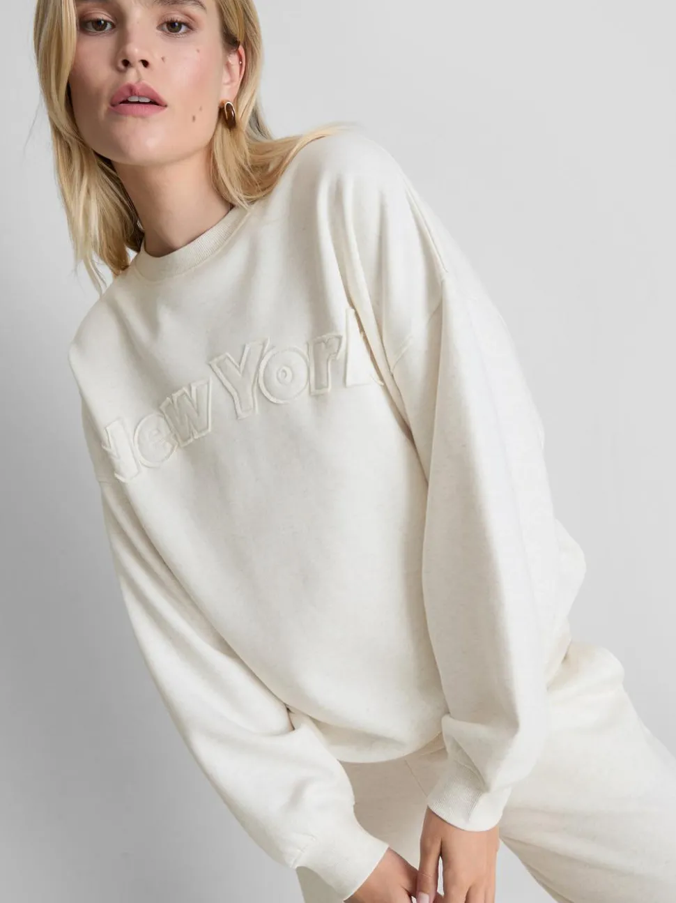 Sweatshirt mit hohem Baumwollanteil und Applikation