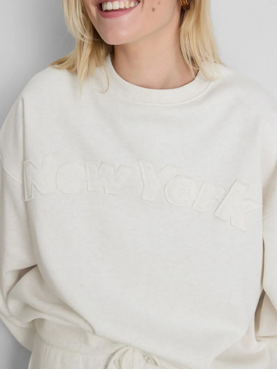 Sweatshirt mit hohem Baumwollanteil und Applikation
