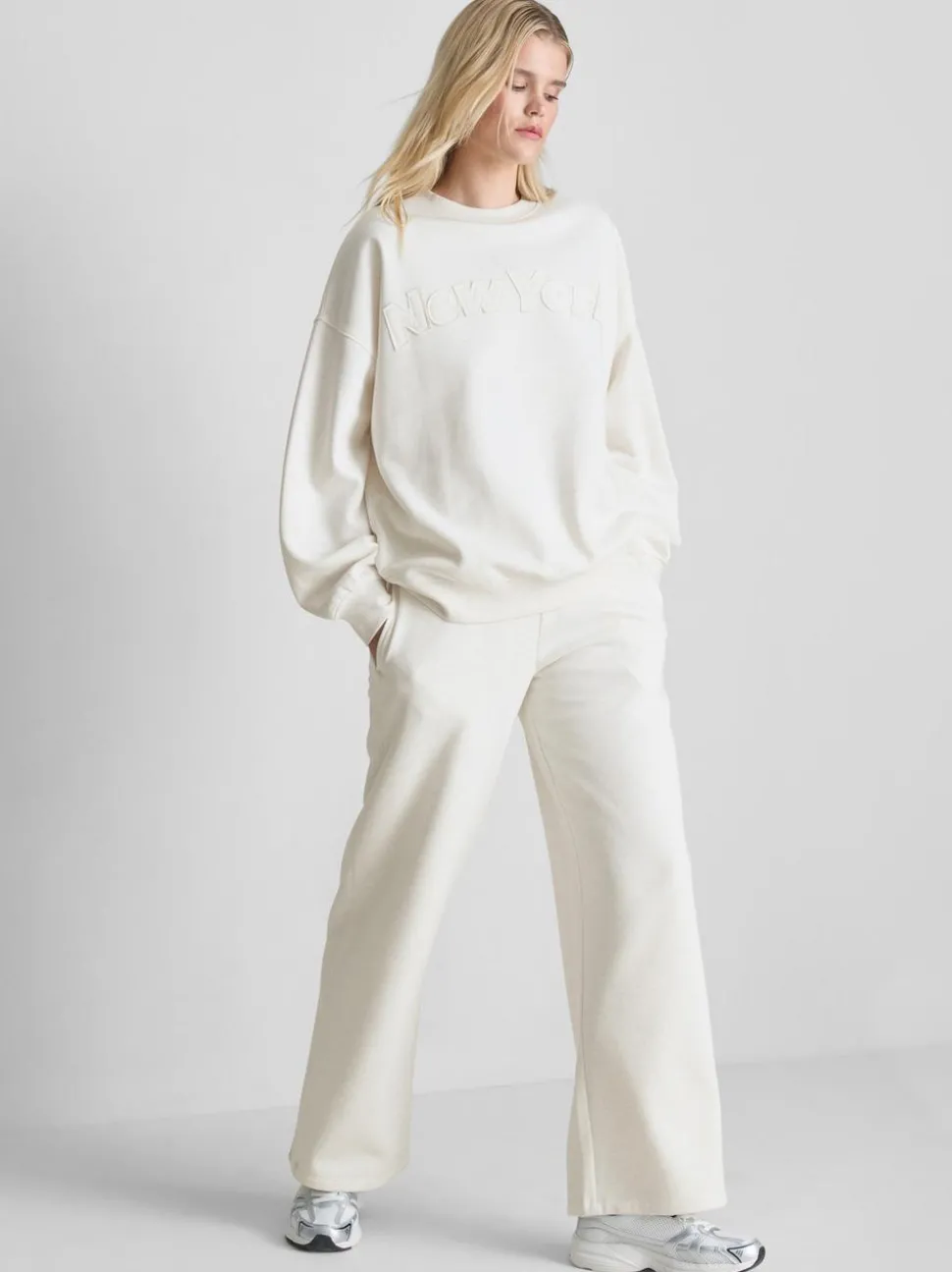 Sweatshirt mit hohem Baumwollanteil und Applikation