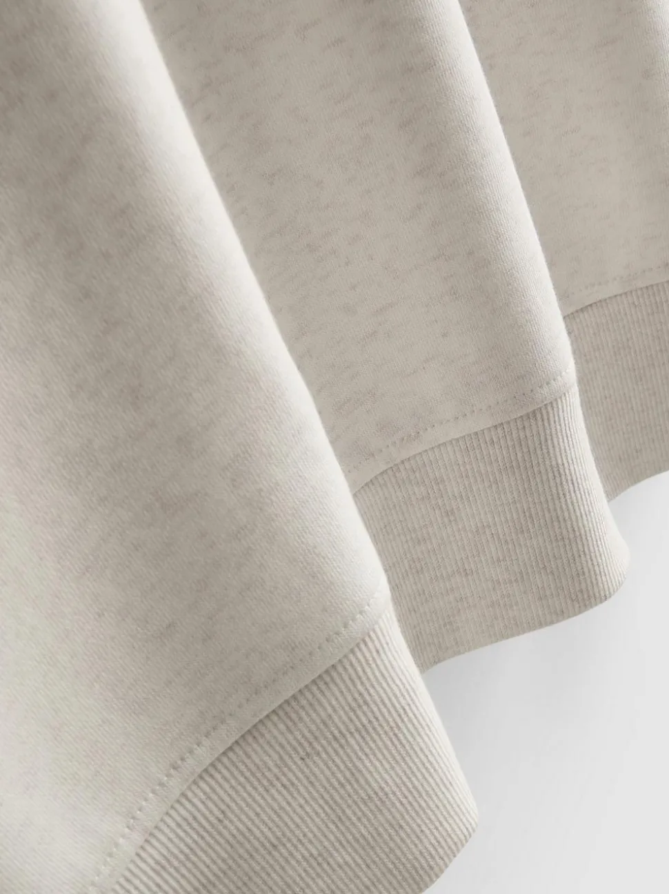 Sweatshirt mit hohem Baumwollanteil und Applikation