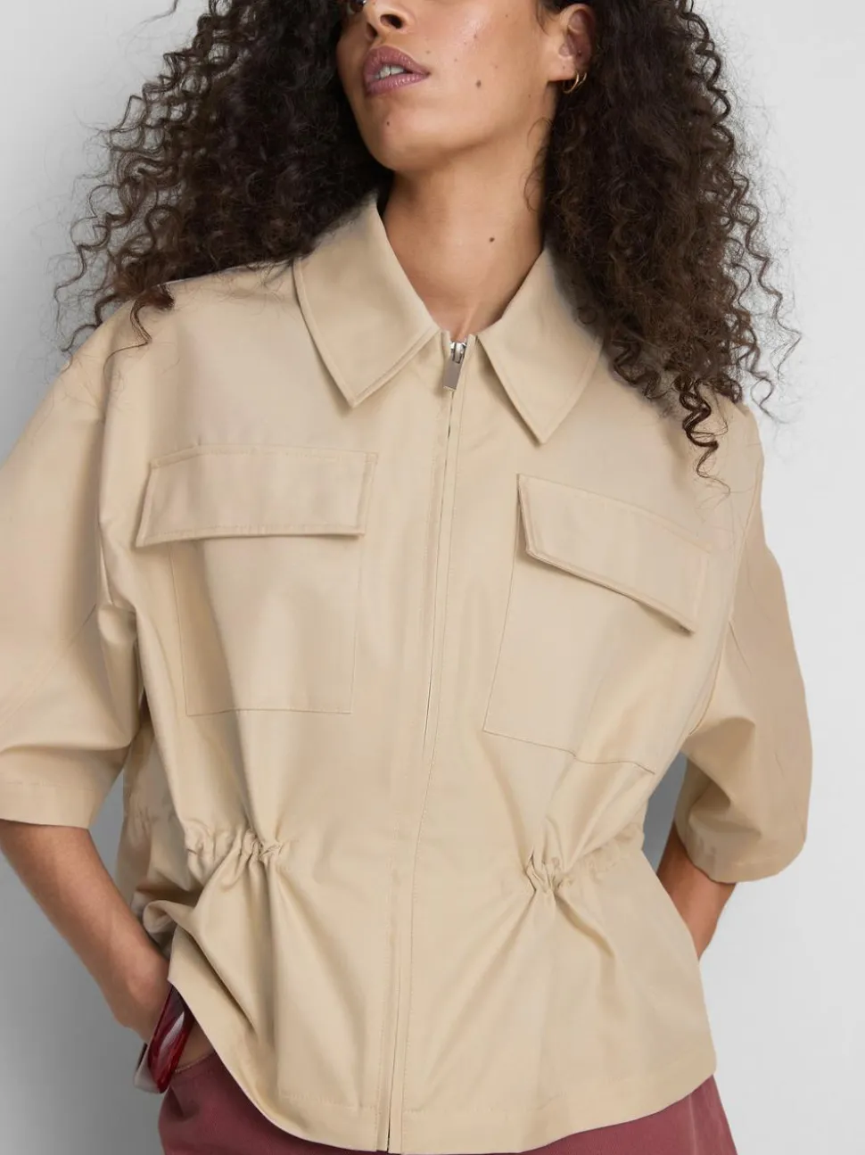 Taillierte, kurzärmelige Hemdjacke