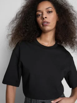 Tailliertes T-Shirt aus schwerem Stoff