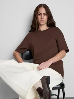 Tailliertes T-Shirt aus schwerem Stoff
