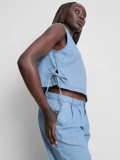 Tanktop aus Baumwoll-Denim mit seitlichen Bindebändern