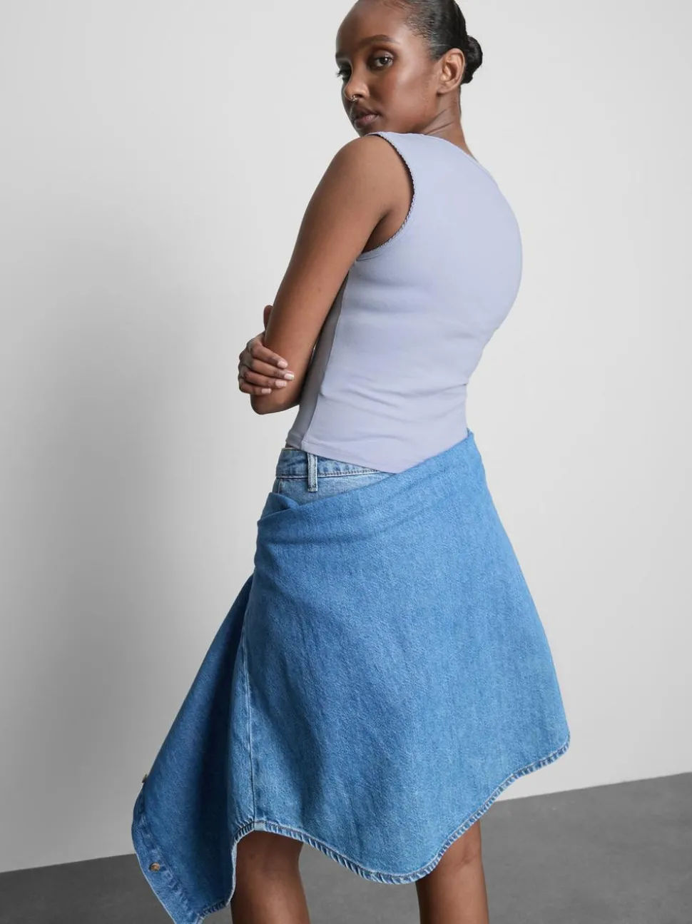 Tanktop mit hohem Baumwollanteil und Bogenkante