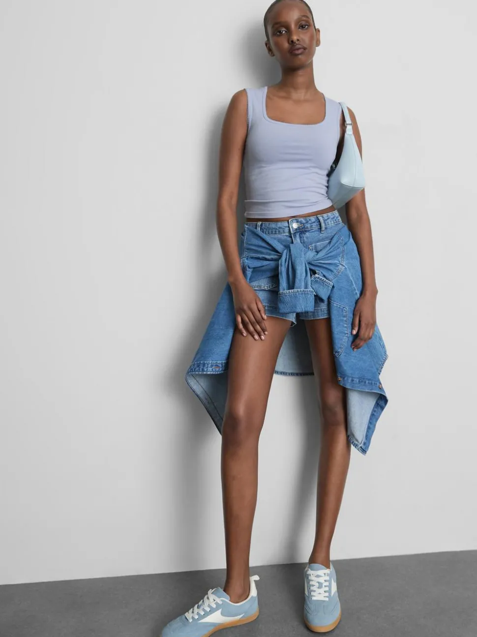 Tanktop mit hohem Baumwollanteil und Bogenkante
