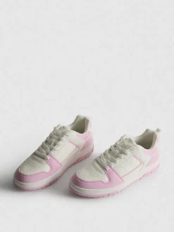 Tennisschuhe in Blockfarben