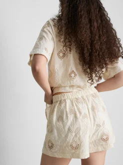 „The Edit“ Baumwoll-Shorts mit Lochstickerei