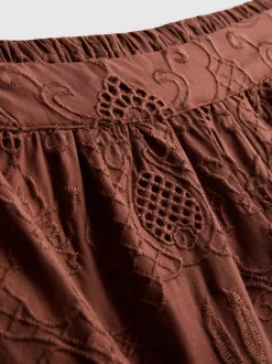 „The Edit“ Baumwoll-Shorts mit Lochstickerei