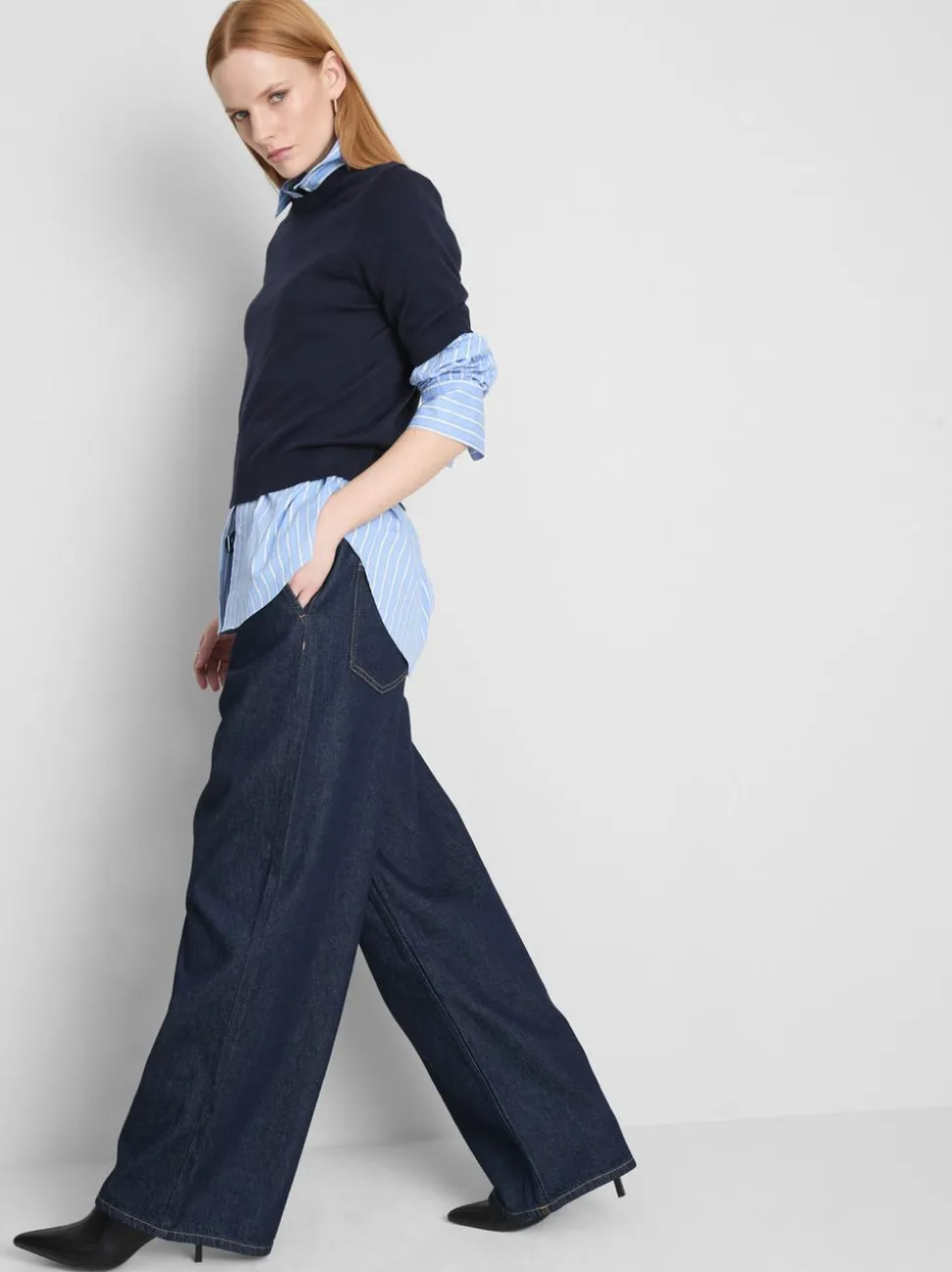 „The Edit“ Jeans mit weitem Bein und Gürtel