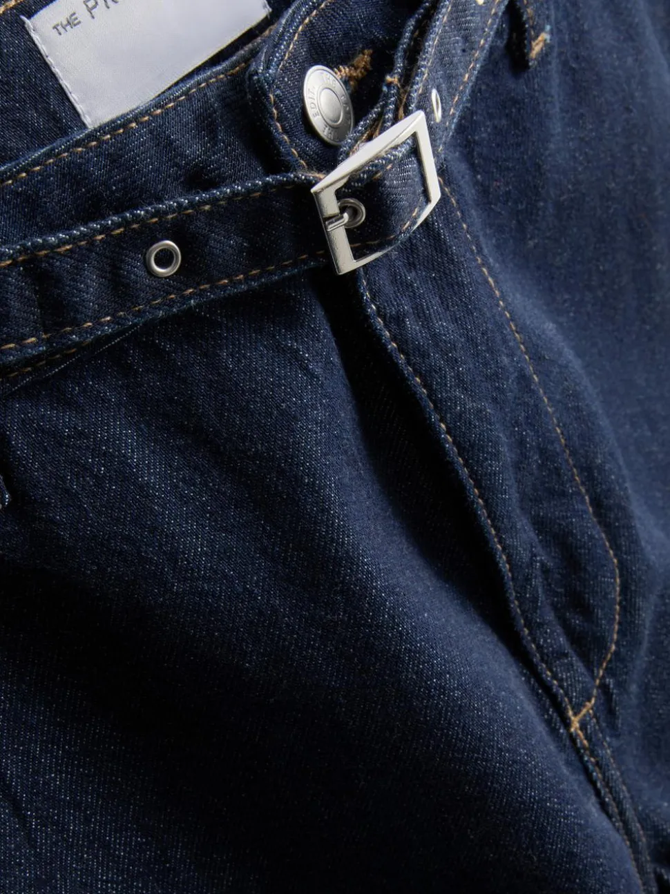 „The Edit“ Jeans mit weitem Bein und Gürtel