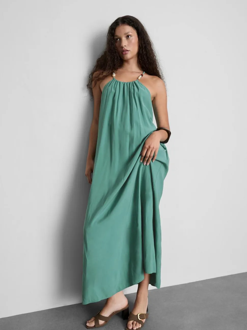 „The Edit“ Midi-Säulenkleid mit perlenbesetzten Trägern