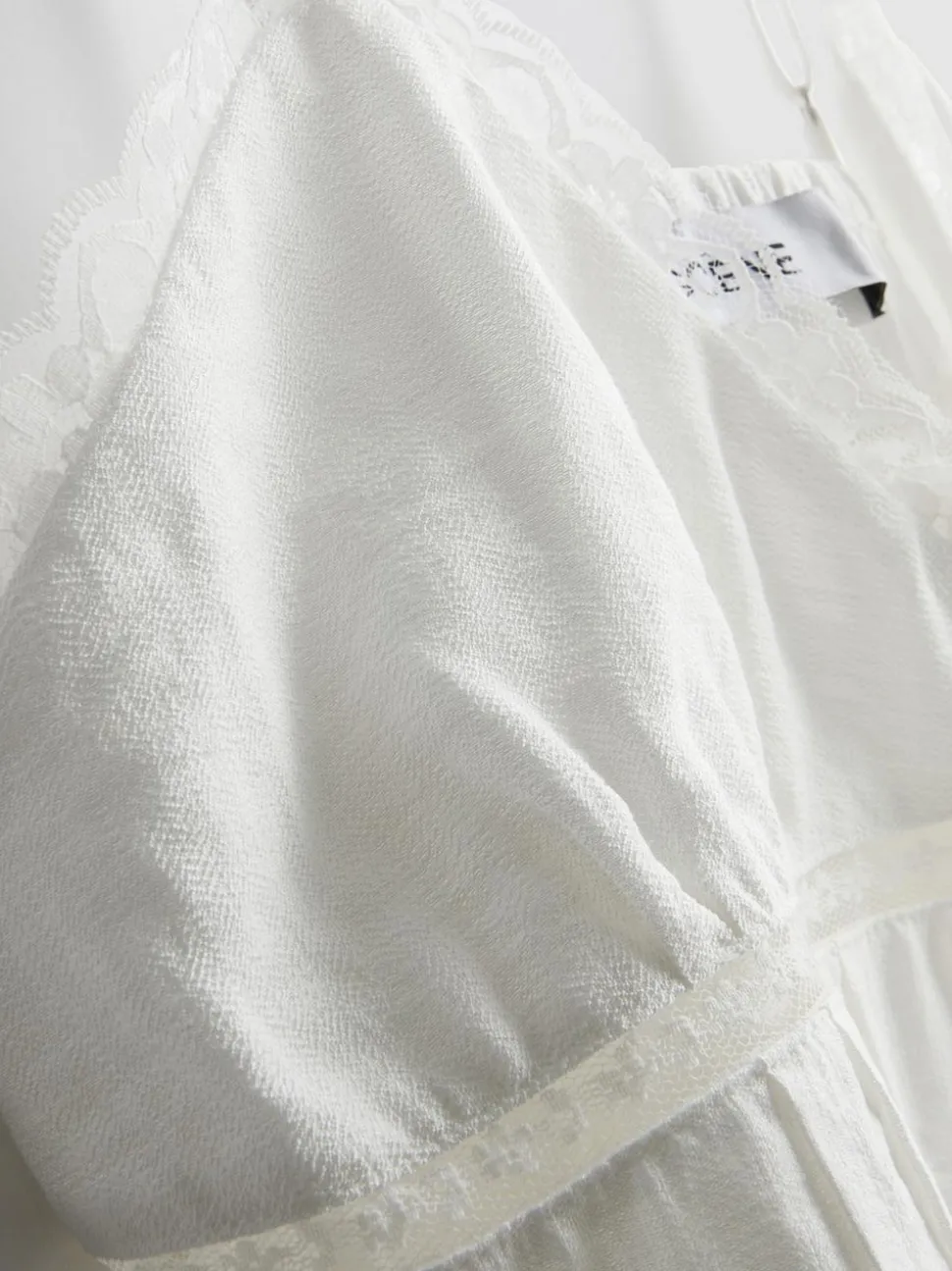 The Primark Scene | Babydoll-Trägertop mit Spitzenmuster